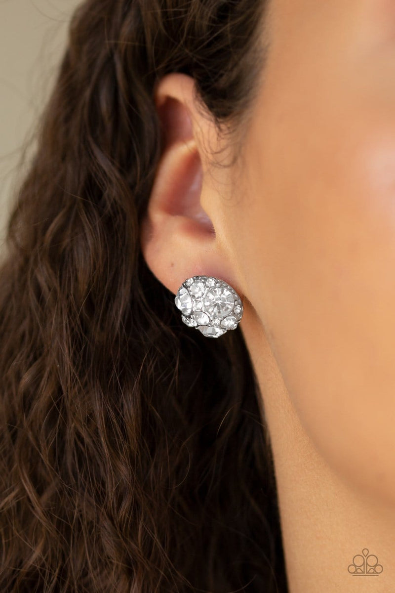 Paparazzi Diamond Daze Post Earrings