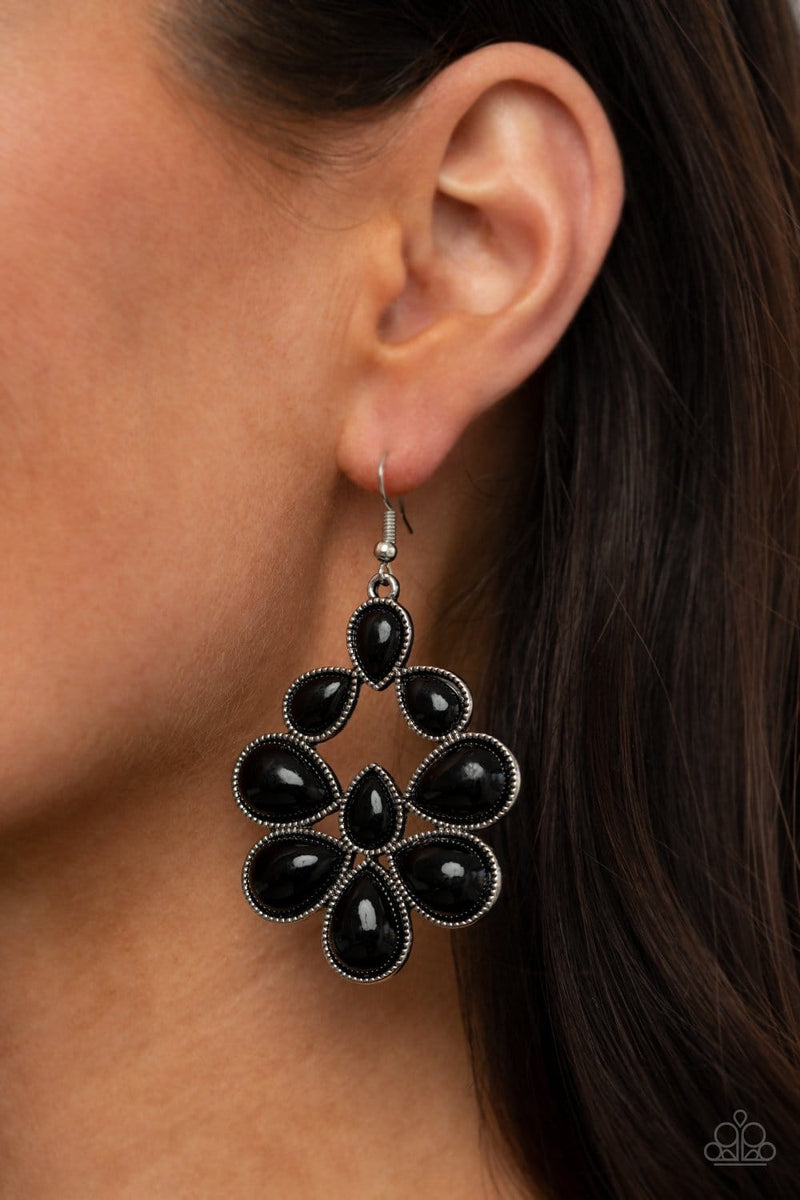 Paparazzi In Crowd Couture Earrings